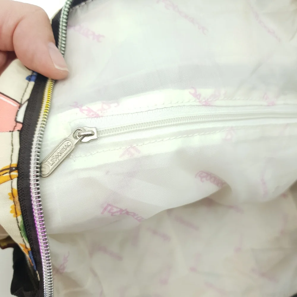 LeSportSac Small Duffle Bag Wild Animal Print Lion Giraffe Elephant Cream - Picture 9 of 12